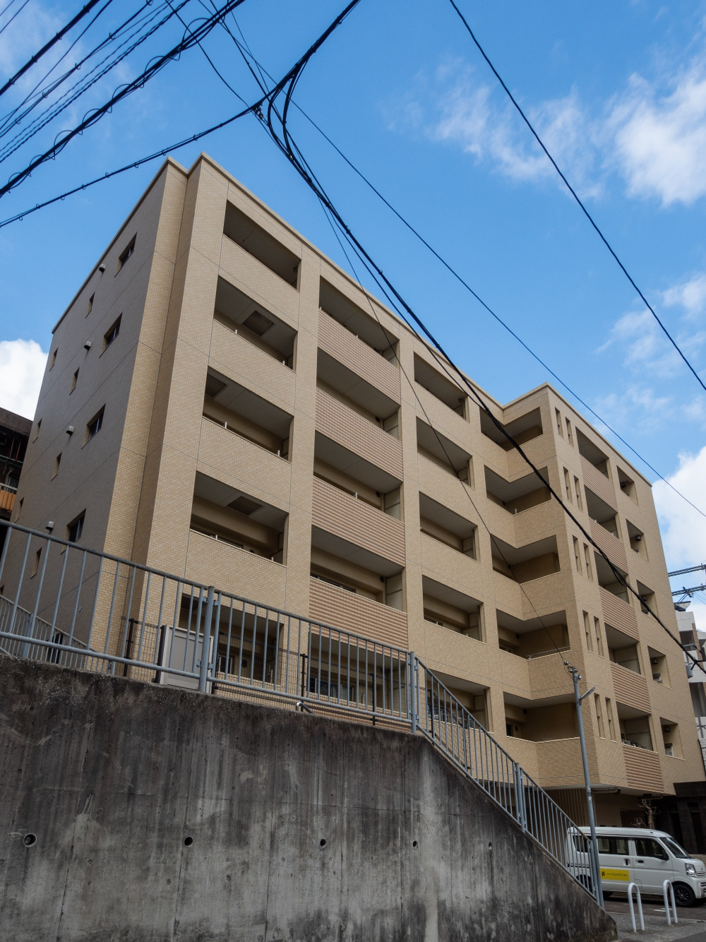 写真：マンション外観