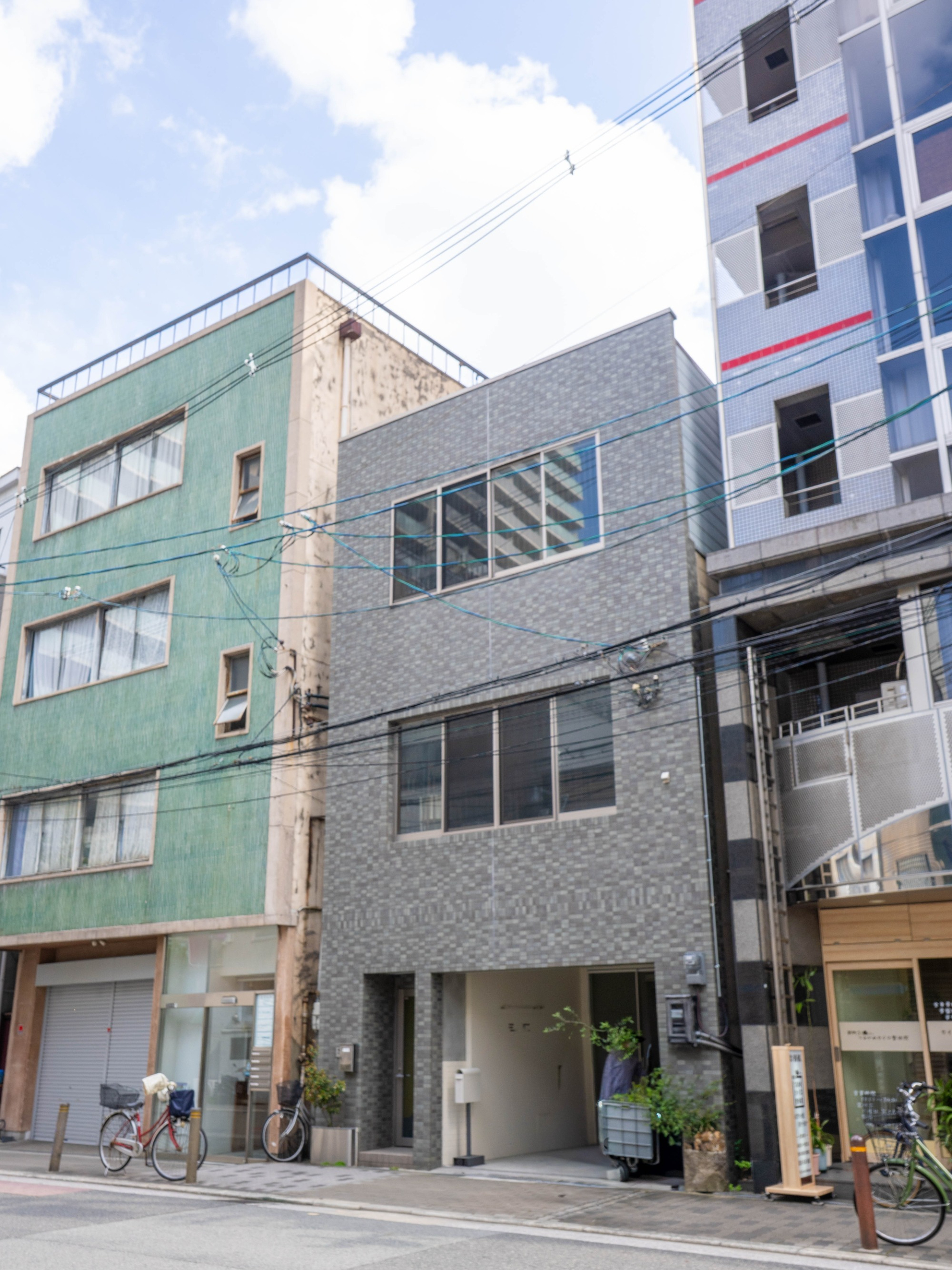 写真：マンション外観