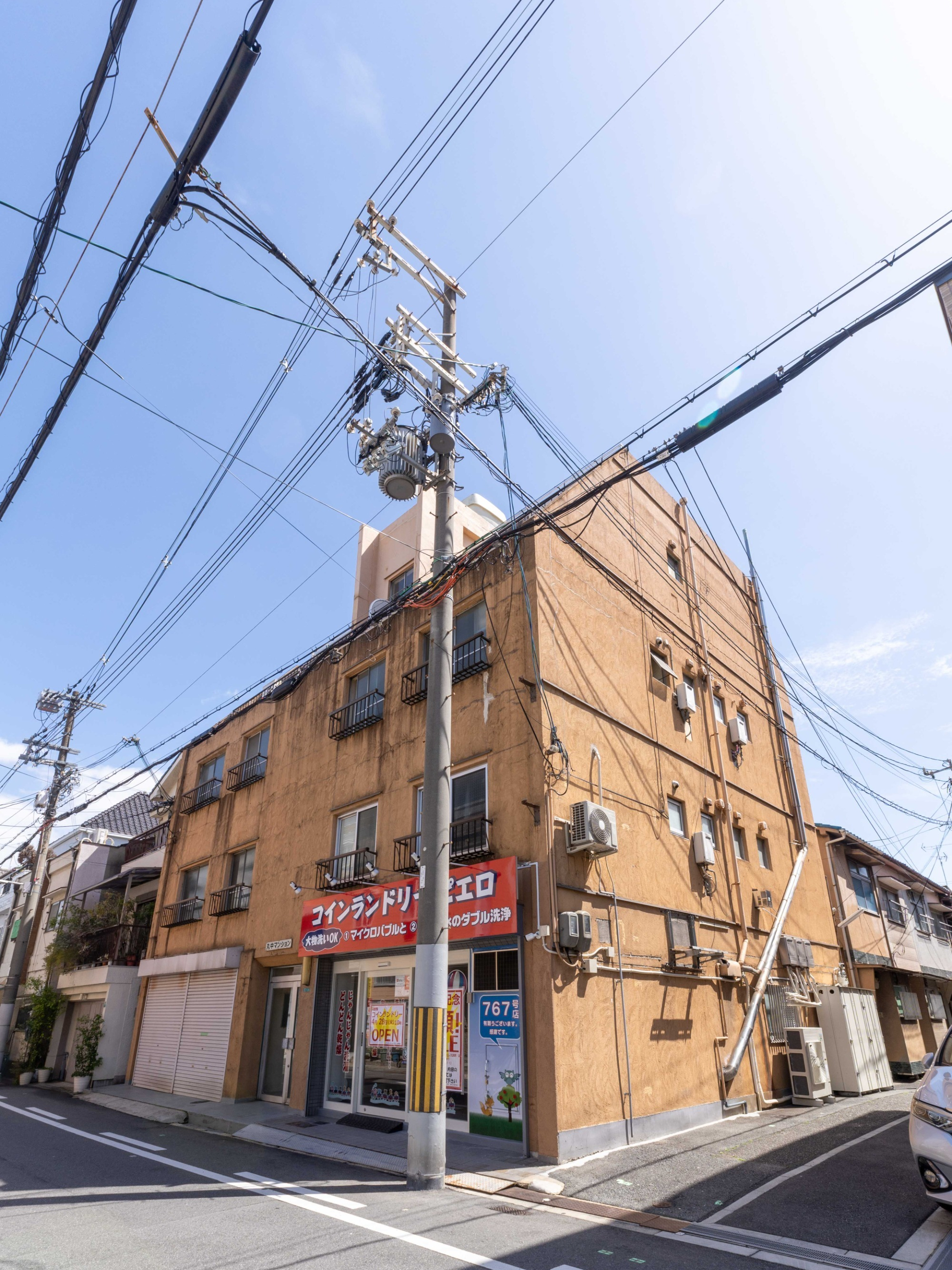 写真：マンション外観