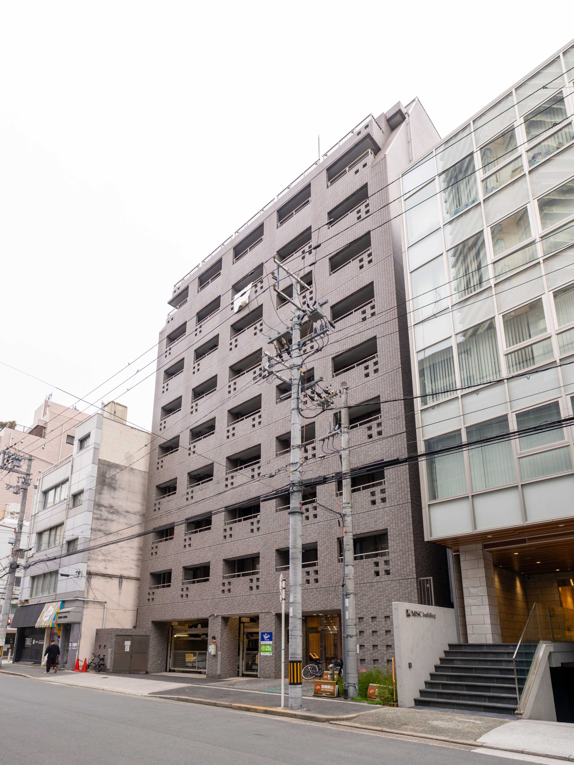 写真：マンション外観