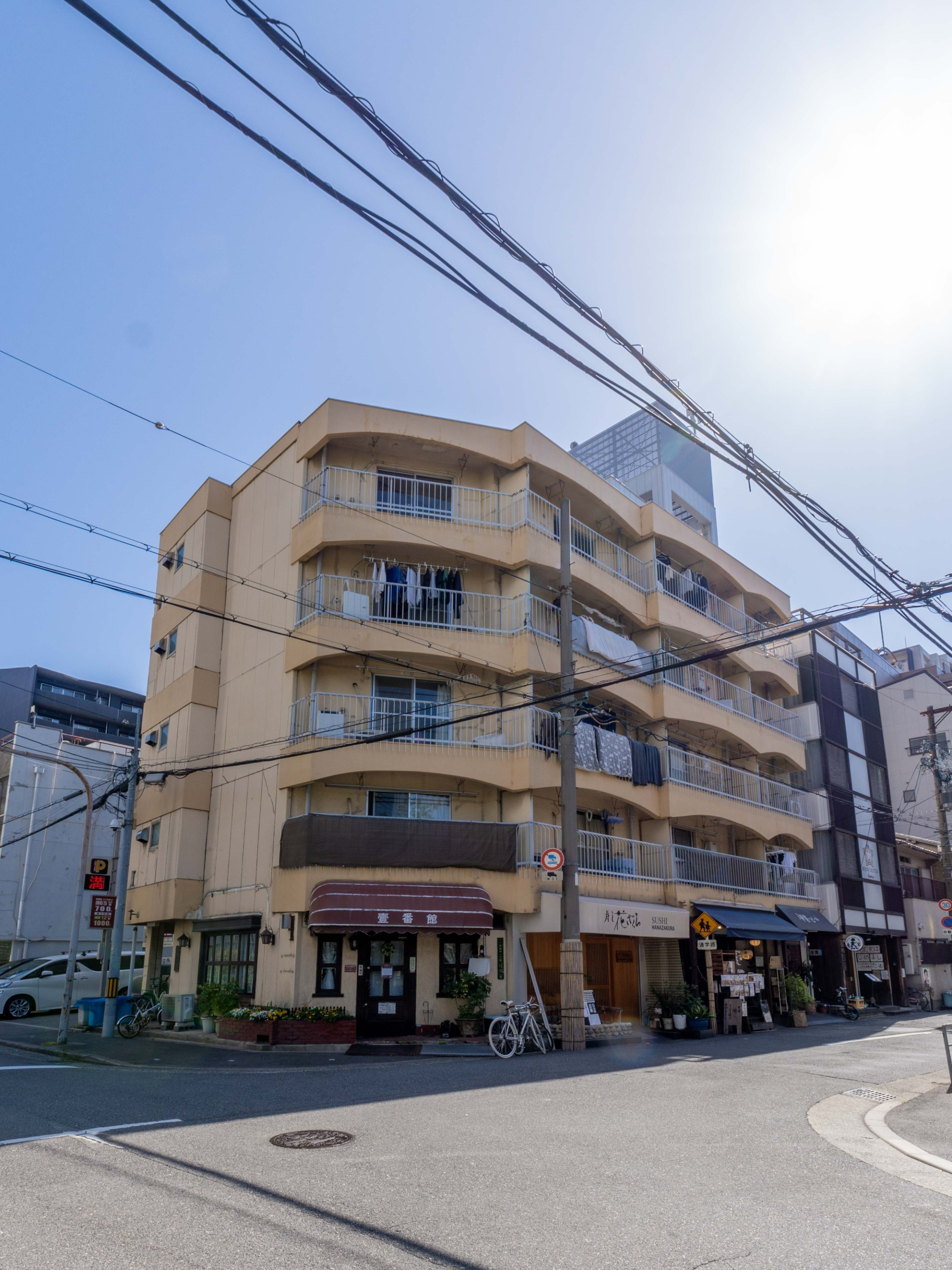 写真：マンション外観